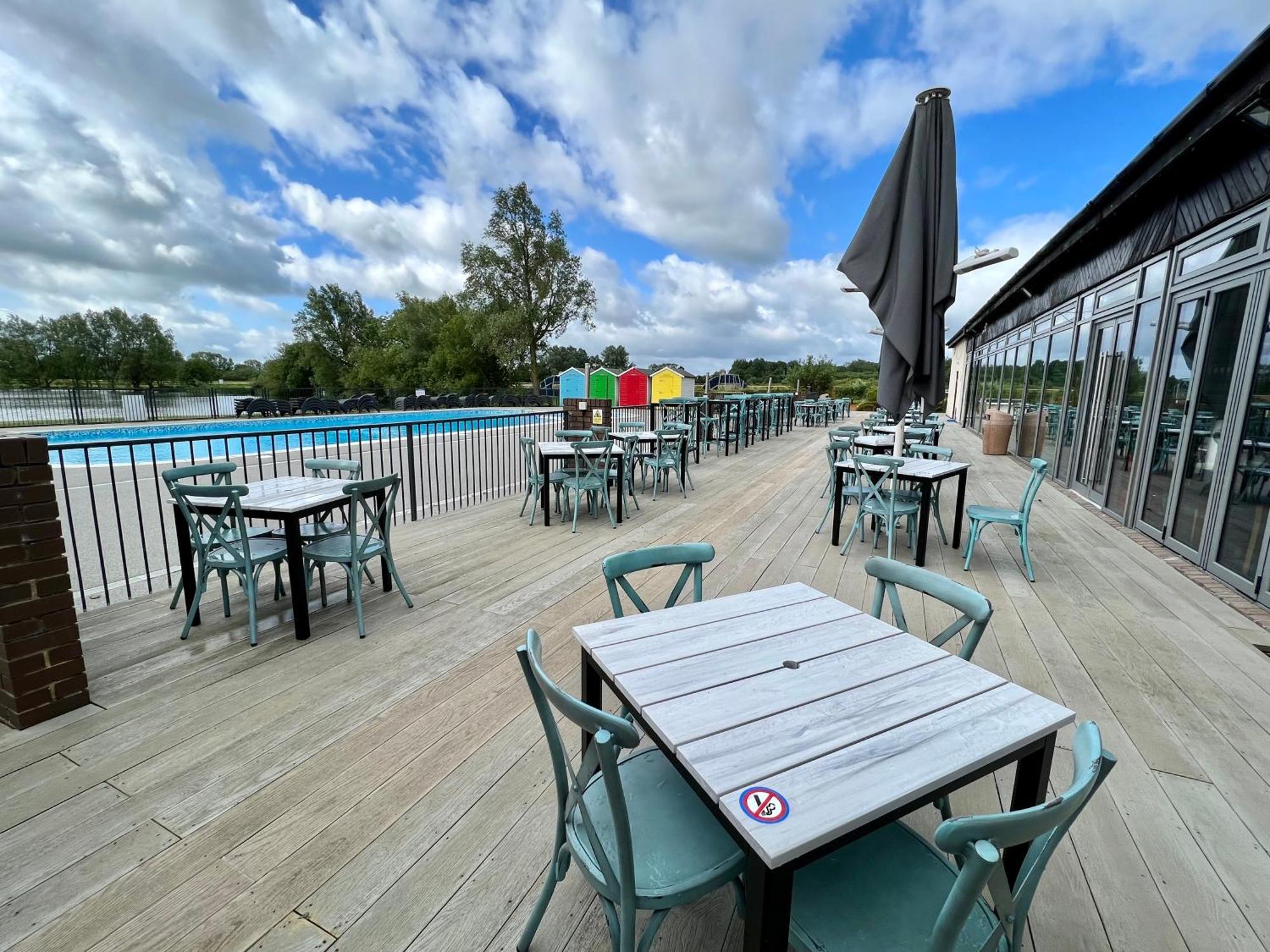 Reeds View Holiday Lodge South Cerney Dış mekan fotoğraf
