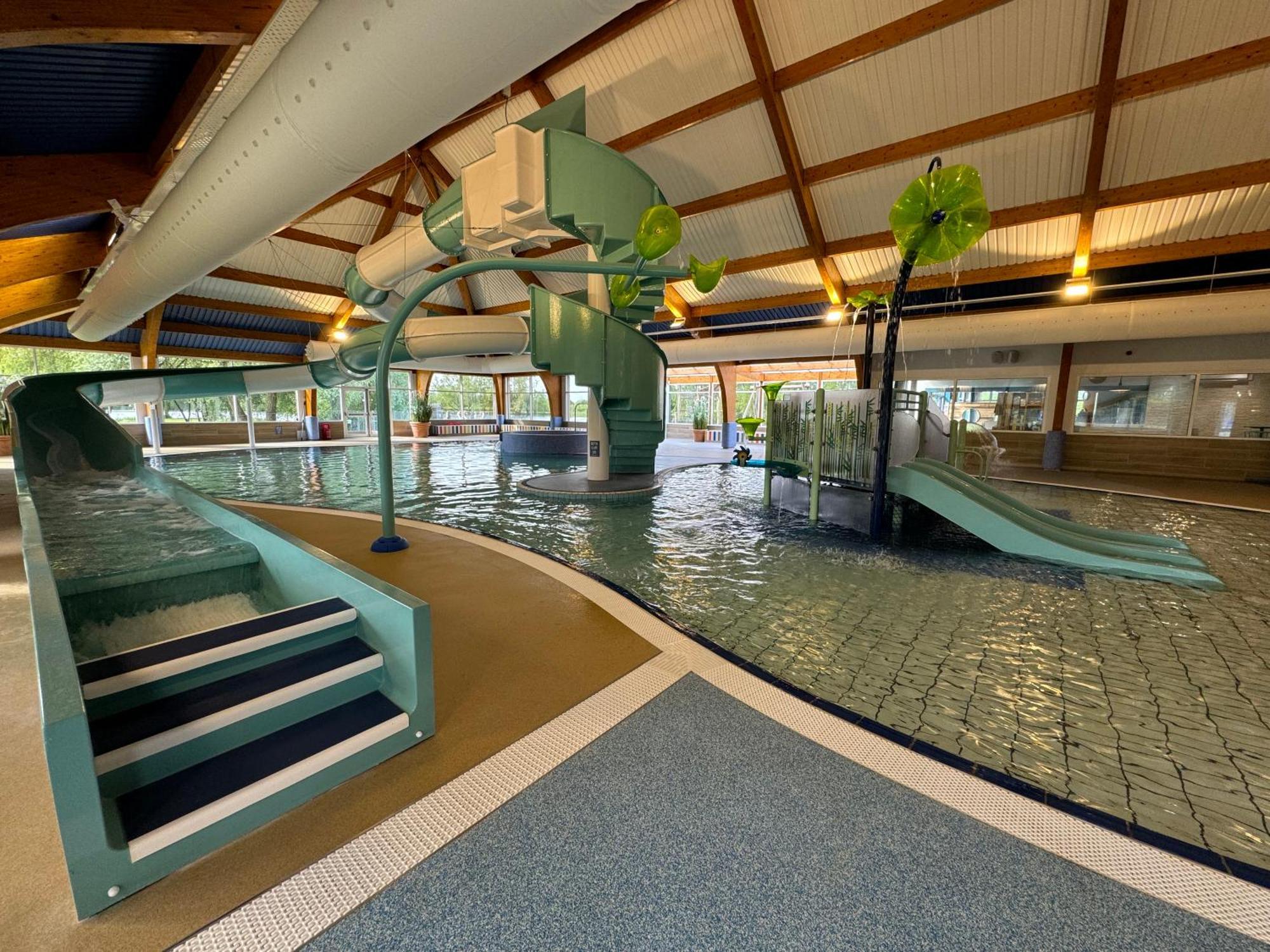 Reeds View Holiday Lodge South Cerney Dış mekan fotoğraf